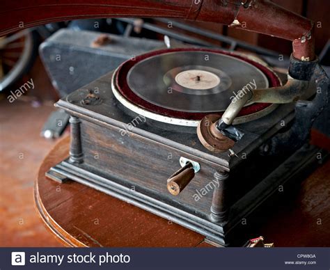 Vinyl 78 rpm hi-res stock photography and images - Alamy