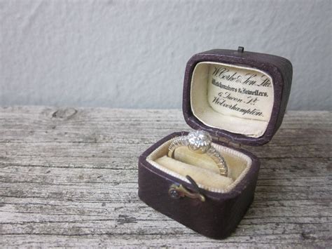 Antique ring box, Vintage ring box, Antique rings