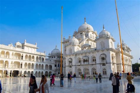 Patna Sahib Gurudwara | A Peaceful and tranquil place | Indiano Travel