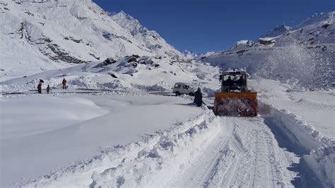 Snow clearance work on Manali-Rohtang highway from March 1 - Discover ...