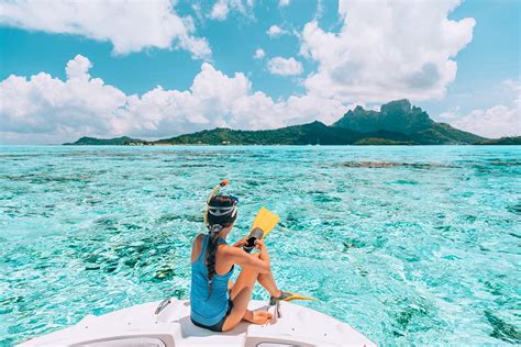 Diving in Bora Bora: Aquatic Discovery by Snorkeling or Scuba Diving