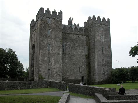 Bunratty Castle, Ireland. Photo by Mary K Doyle Brodien | Trip advisor ...