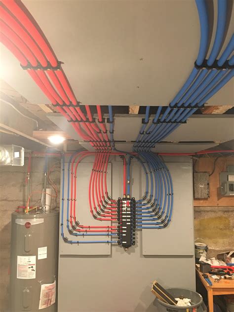 Plumbing manifold elegance. Pex : cableporn