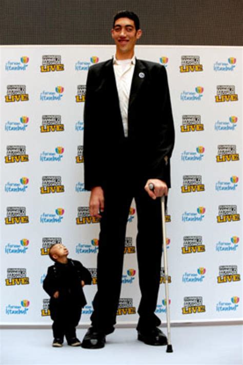 World's tallest man Sultan Kosen stops growing