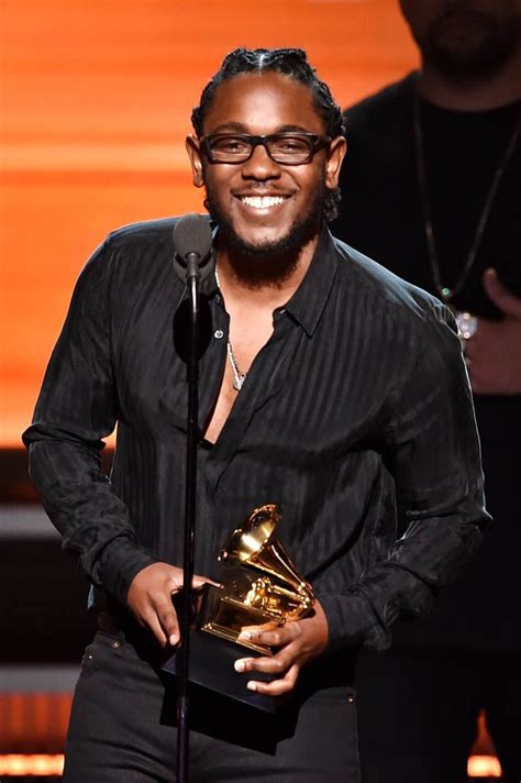 Kendrick Lamar performs and wins 5 Grammys at the 2016 Grammy Awards ...