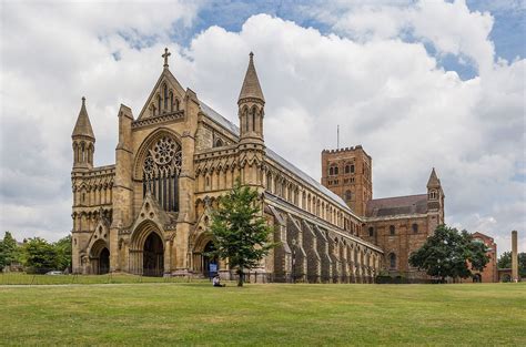 Cathedral and Abbey Church of St Alban | Cathedral, St albans, Church ...