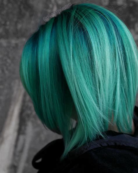 swooning over this seafoam green 🤤 @thehairpriestess... | Green hair ...