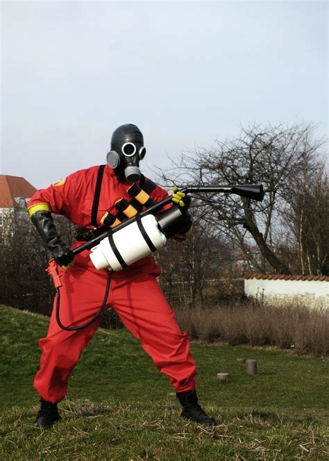 Finally done with my Pyro cosplay :D (I know the flamethrower is bit ...