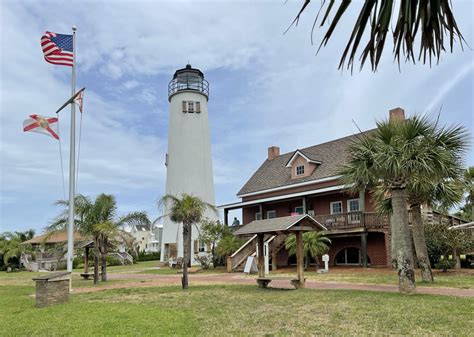 Cape St. George Lighthouse, Florida at Lighthousefriends.com