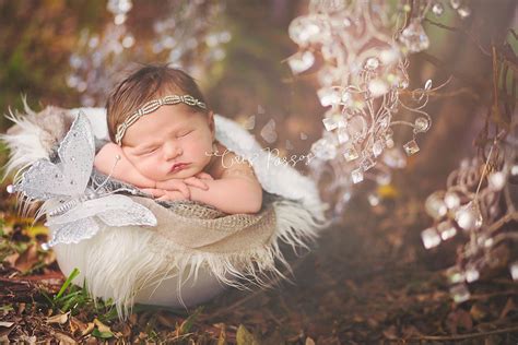 6 Newborn Props to Rock Your Newborn Photography Sessions - Pretty ...