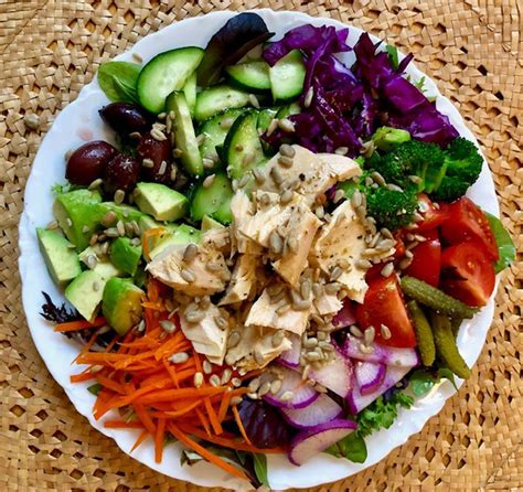 Eat Well & Share: Start the new year with healthy salads