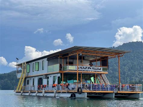 Amazon Houseboat - Visit Kenyir