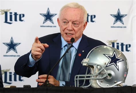 Cowboys owner Jones won't divulge anthem stance - National Football Post