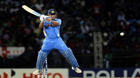 MS Dhoni's 'helicopter shot' in practice puts us in a spin - WATCH ...