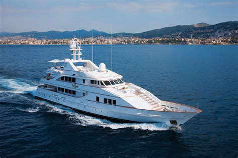 ECLIPSE YACHT POSITION - LUXURY YACHT CHARTER & CRUISING