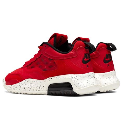 Air Jordan Max 200 - Fire Red/Black/Sail – Feature