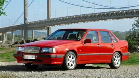 Volvo 850 marks 25 years, first car with side airbags and transverse 5 ...