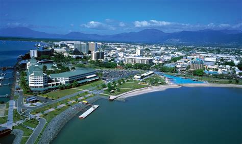 Cairns Tour - Esplanade Lagoon & Harbor & Pier Nightlife - YouTube