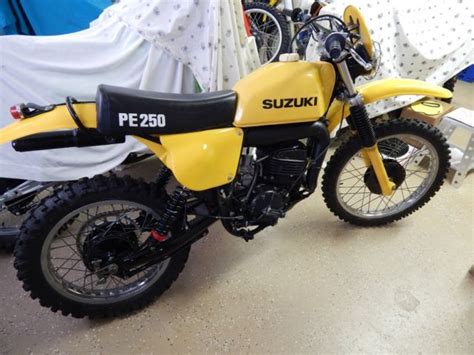 1977 SUZUKI PE250 vintage RM