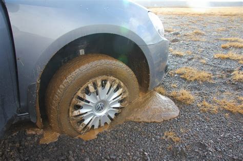 Having your Car Stuck in Mud or Sand? How to Unstuck it Hassle-Free ...