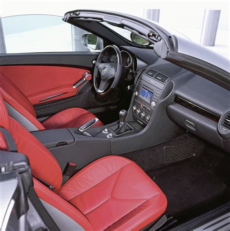 AUTO MODIFIED 2011: the Mercedes-Benz SLK’s interior