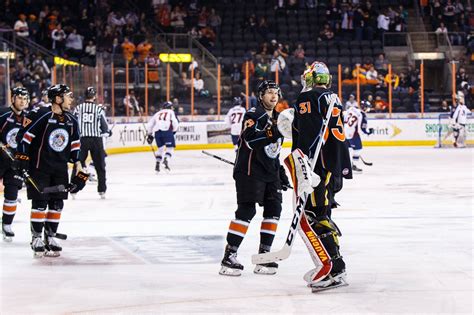 Kansas City Mavericks celebrate their win over the Tulsa Oilers - April ...