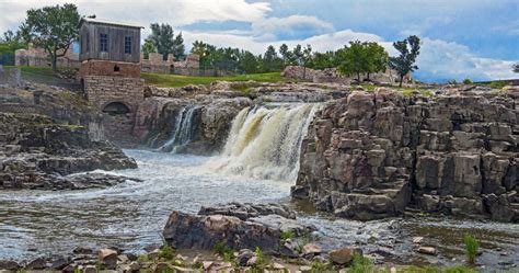 25 Best Things to Do in Sioux Falls (SD) - The Crazy Tourist