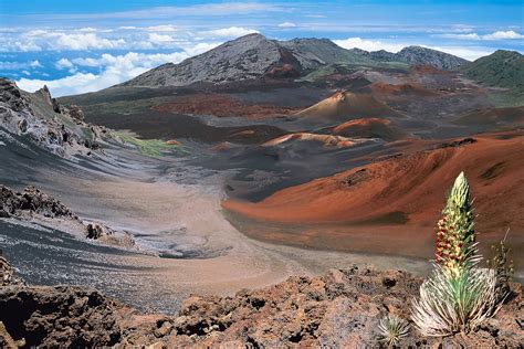 Hawaii National Parks: Active Volcanoes, Peaceful Bays