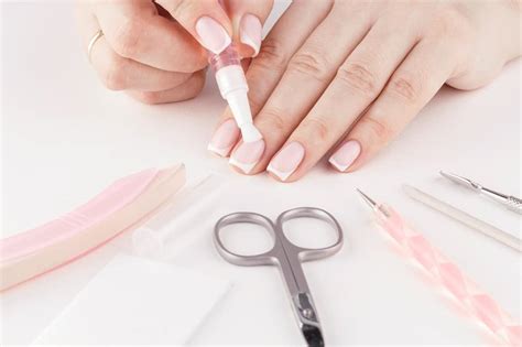 How To Use Cuticle Remover Tool: Step-by-Step Guide