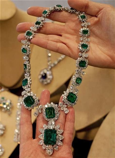 Elizabeth Taylor's iconic jewels coming to auction - cleveland.com