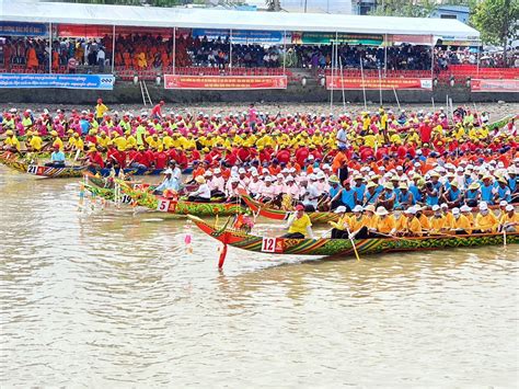 Gần 6.000 vận động viên tranh tài giải đua ghe Ngo ĐBSCL