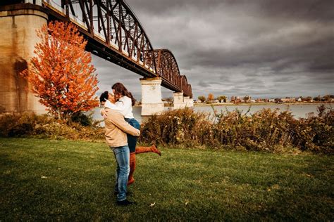 Engagement Photos at the Louisville Waterfront - Louisville Wedding ...