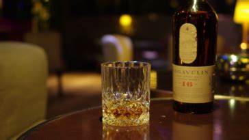 15 Best Peaty Scotch Whiskies to Drink