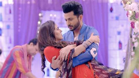 Kundali Bhagya: Karan and Preeta romantic dancing moments