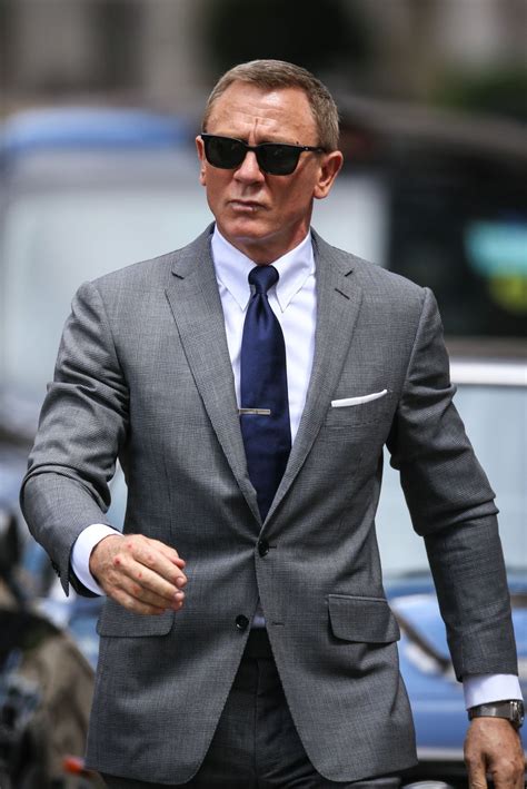 Daniel Craig spotted filming James Bond in London as he reveals ...