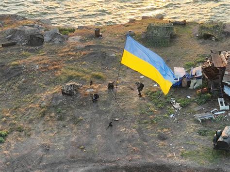 State Flag of Ukraine Has Been Installed on Zmiinyi Island