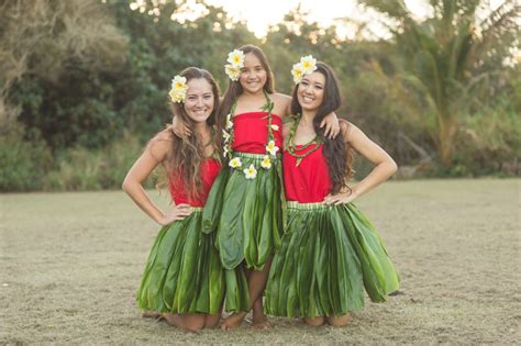 Traditional Hula Costumes | Hawaii Luau Company