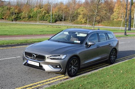 New Volvo V60 D4 Inscription Automatic - Full Review. | Motoring Matters