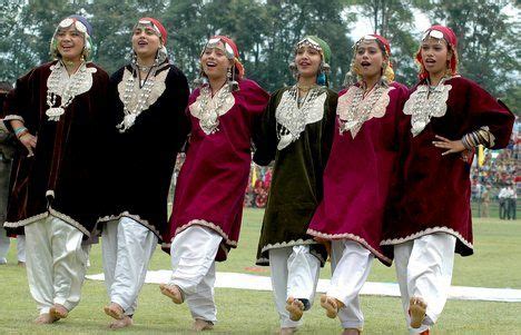 Love the Kashmiri traditional dress | Traditional dresses, Jammu and ...