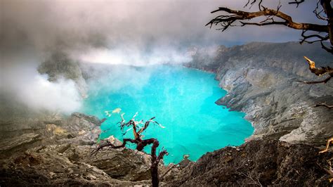 Java | The Ijen Volcano and Its Acidic Lake | Authentic-Indonesia