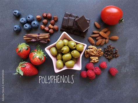 Foods high in polyphenols. Natural sources of polyphenols: blueberry ...