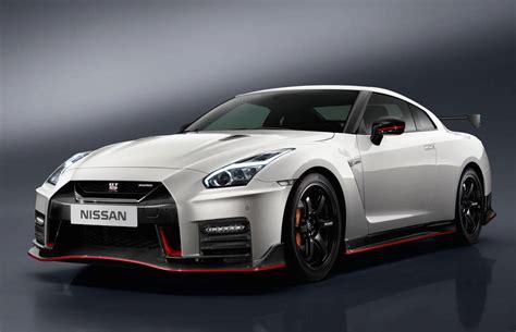 2017 Nissan GT-R Nismo unveiled | PerformanceDrive