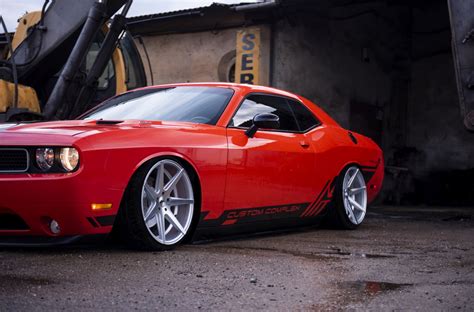 DODGE CHALLENGER - VEHICLE GALLERY