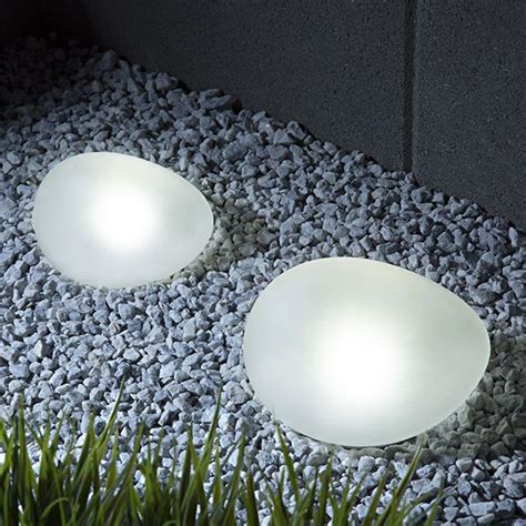 Solar Outdoor Lights for Modern Landscape Lighting