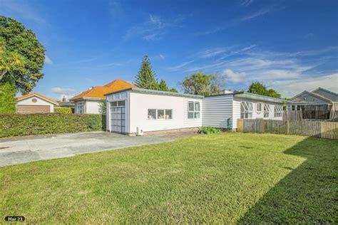 Property details for 19 Avondale Road, Avondale, Auckland, 1026