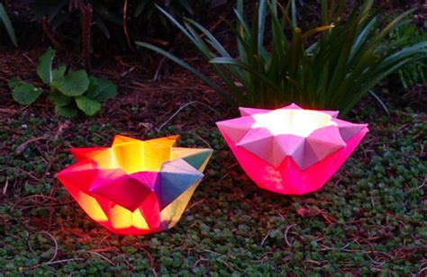 Niffie Tiffers: Origami: Paper Star Lantern