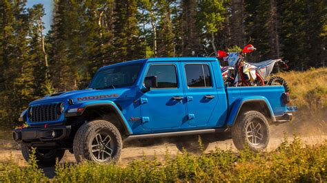 2024 Jeep Gladiator First Look: Updating Wrangler’s Trucky Bro