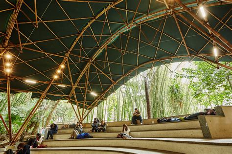 Bamboo Amphitheater Space Structure / Bambutec Design | ArchDaily