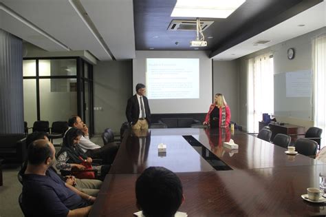 Dr. Beverly D. Metcalfe visits SDSB, LUMS