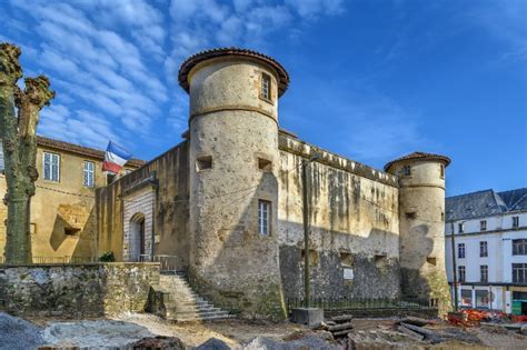 Old Castle of Bayonne - History and Facts | History Hit